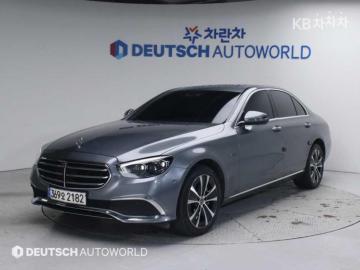 Mercedes-Benz E-klasse E300e 4MATIC 익스클루시브 — foto 1