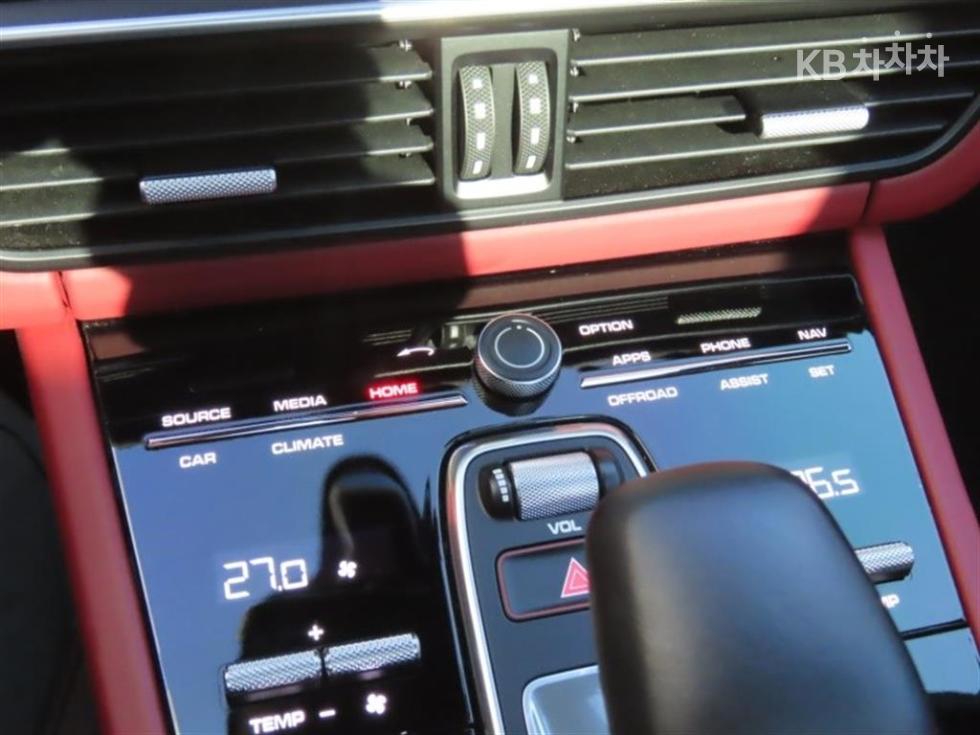 Porsche Cayenne — miniaturë 7
