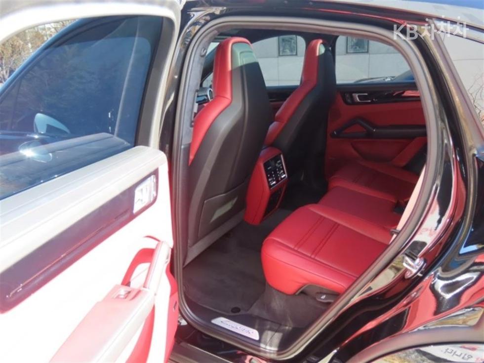 Porsche Cayenne — miniaturë 13