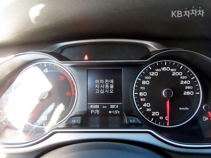 Audi A4 NEW 35 TDI Quattro Dynamic B8 10