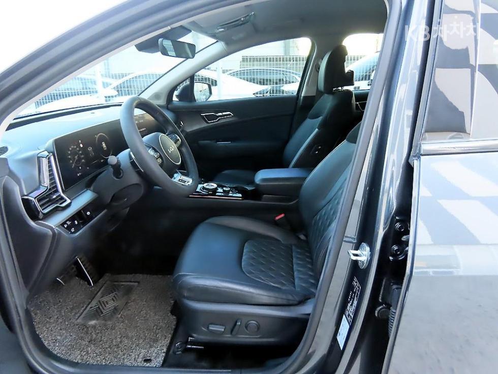 2022 - kia sportage