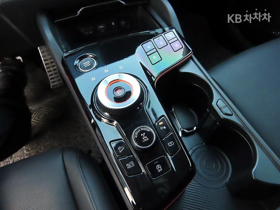 2022 - kia sportage