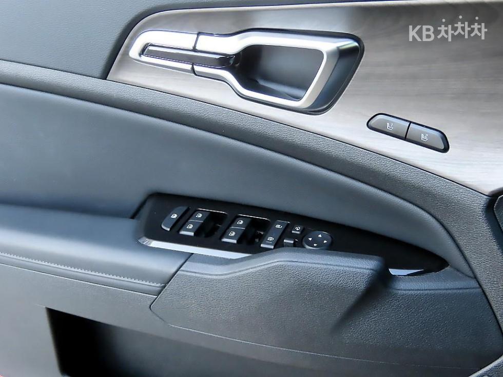 2022 - kia sportage