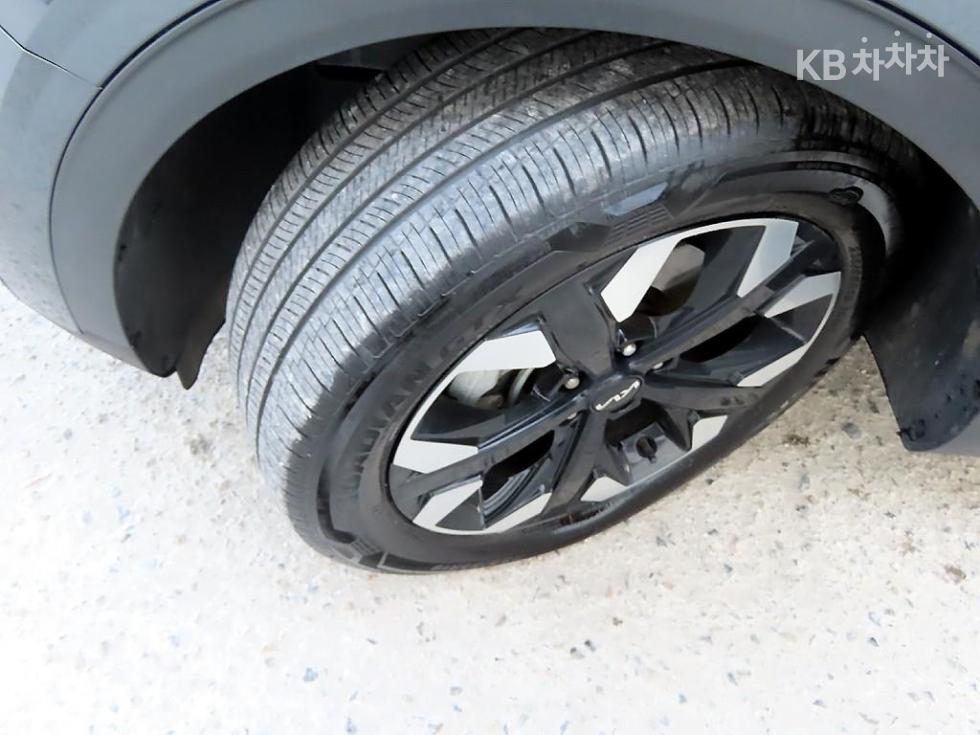 2022 - kia sportage