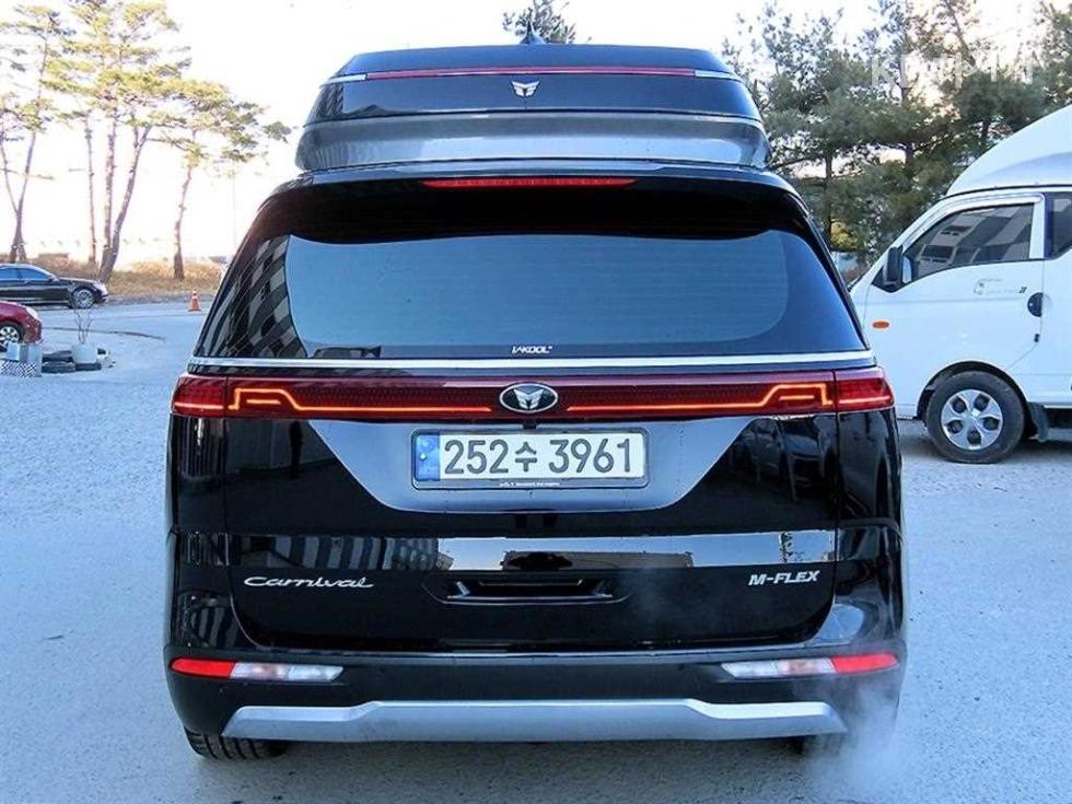 2021 - kia carnival
