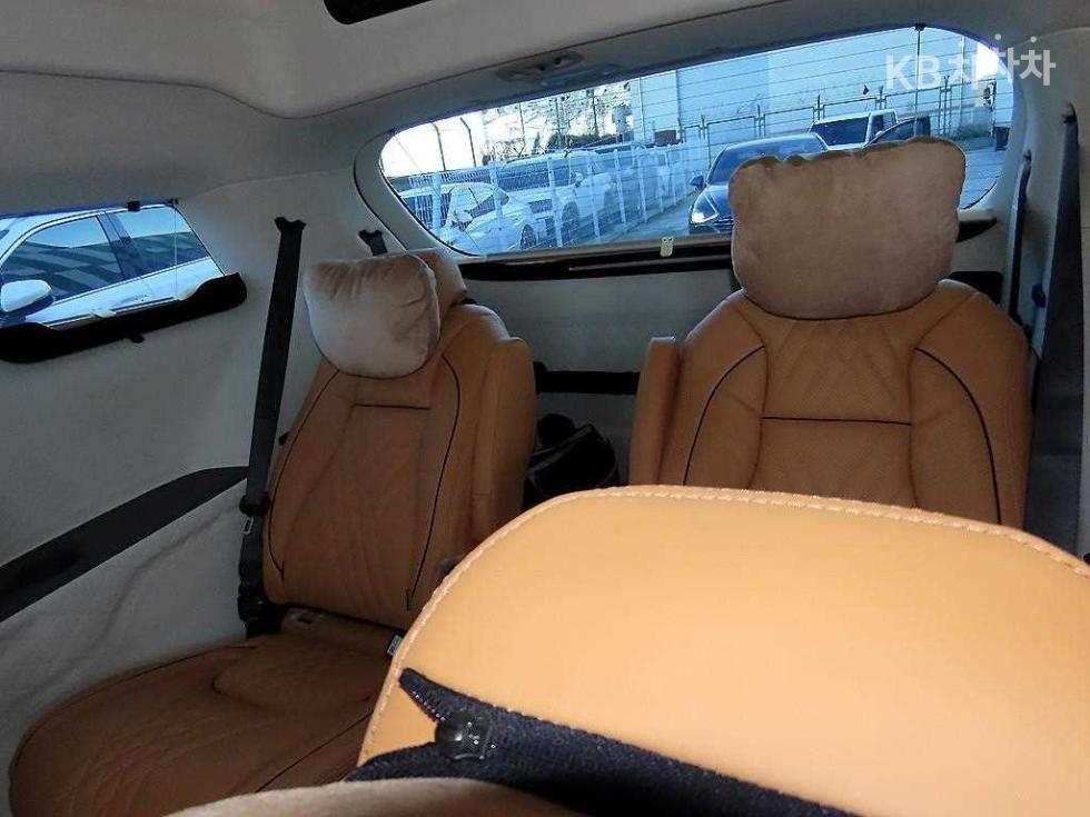 2021 - kia carnival