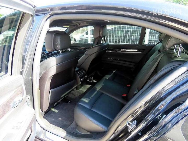 BMW 7 Series New 740i 7