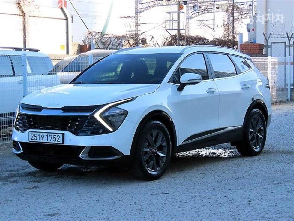 2022 - kia sportage