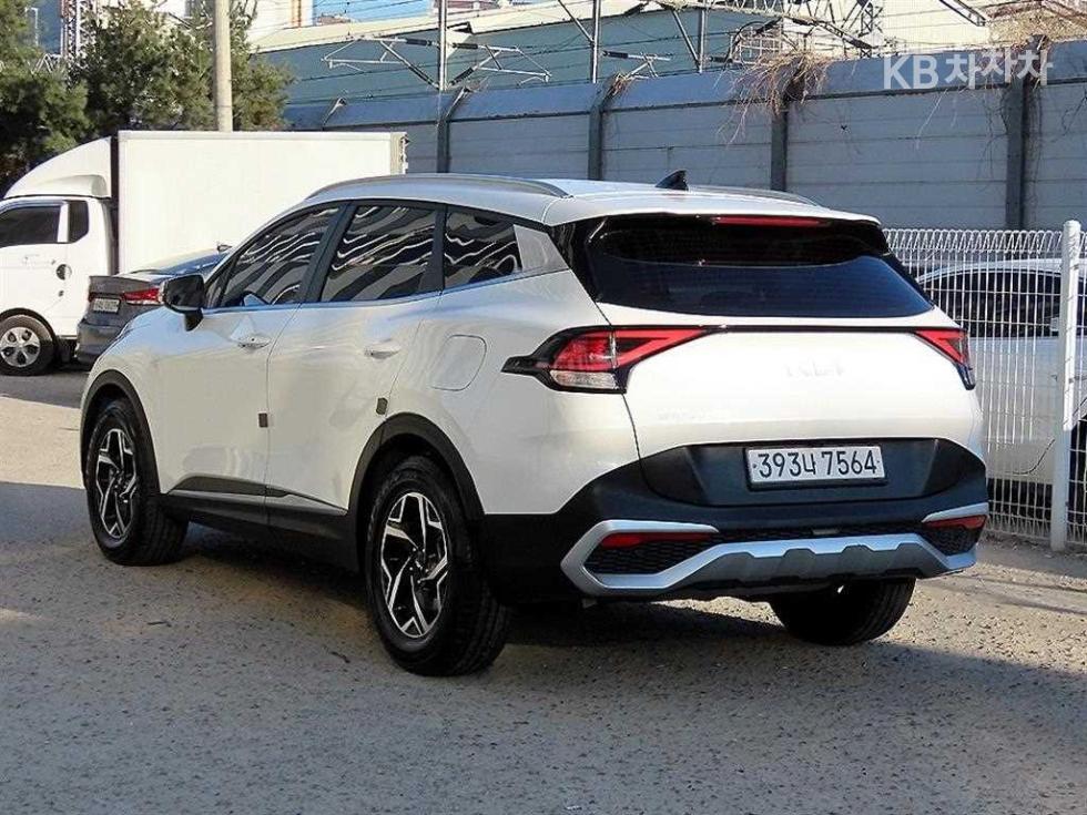 2022 - kia sportage