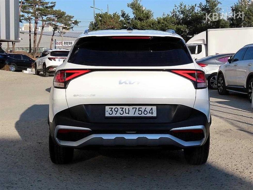 2022 - kia sportage