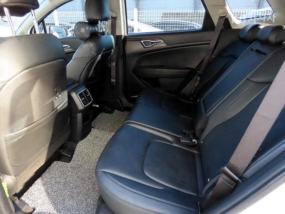 2022 - kia sportage