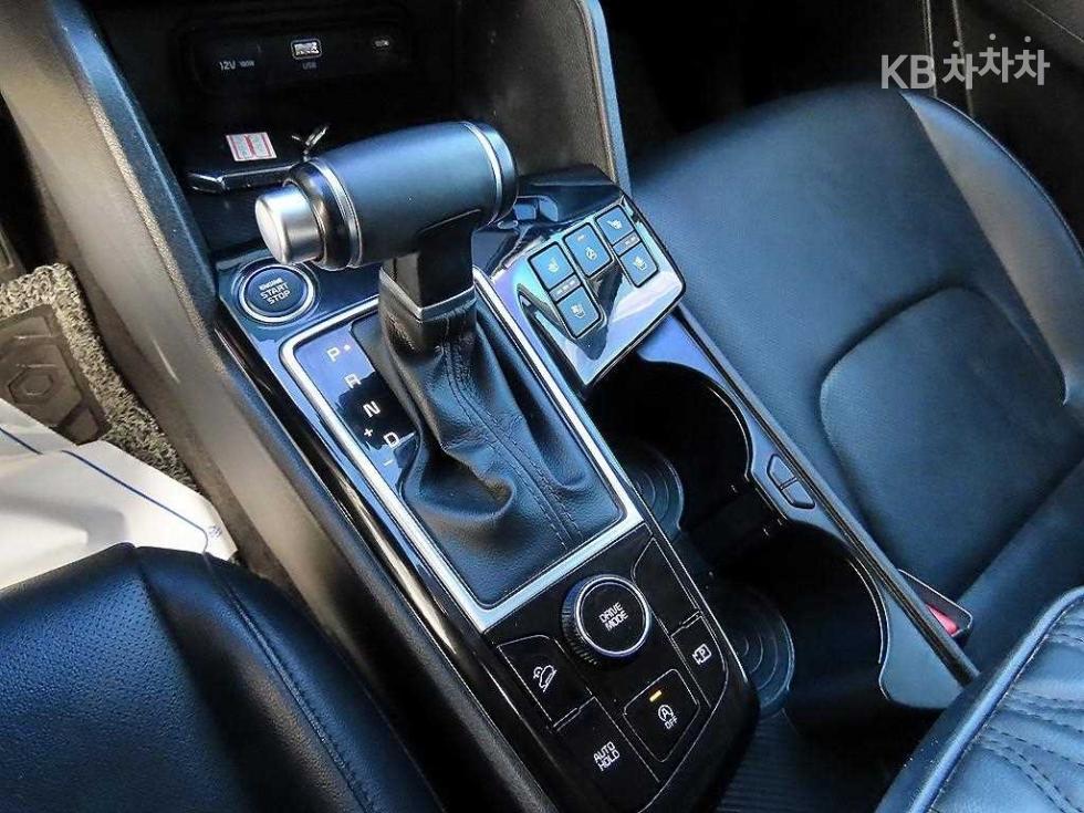 2022 - kia sportage