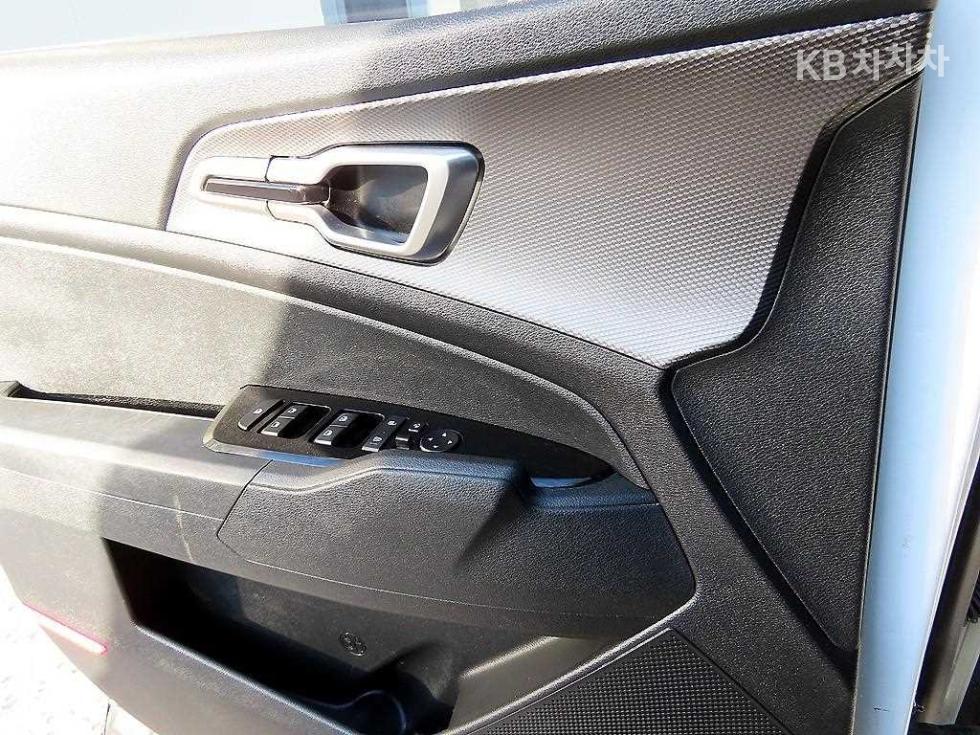 2022 - kia sportage