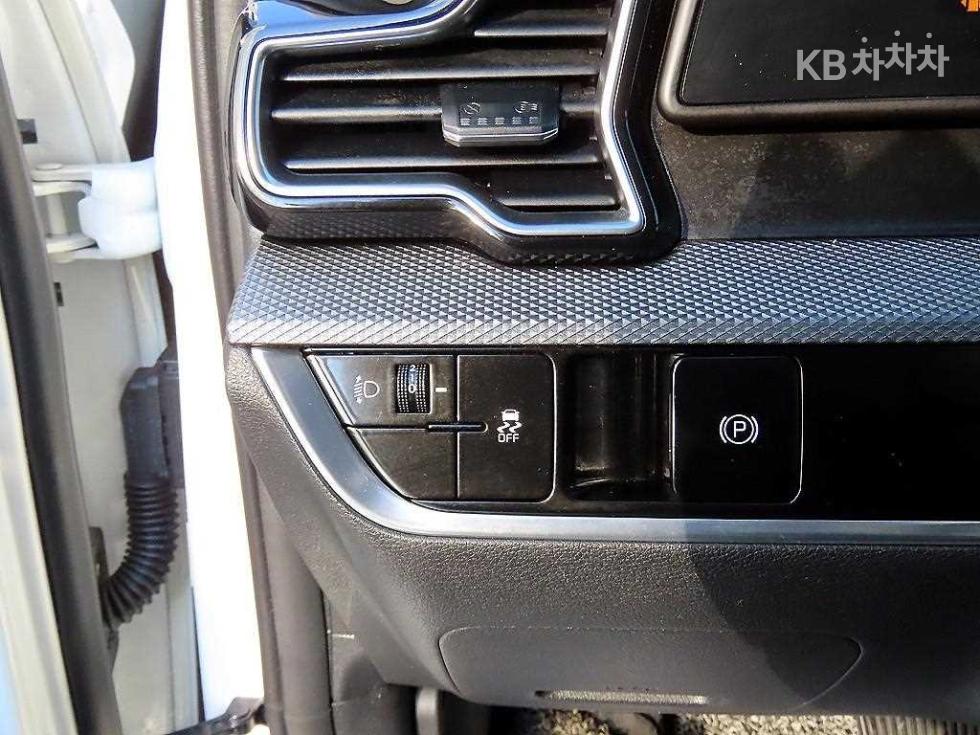 2022 - kia sportage
