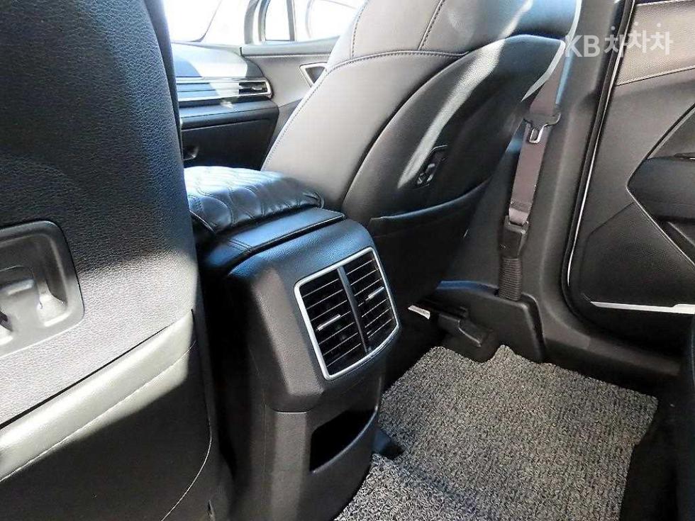 2022 - kia sportage