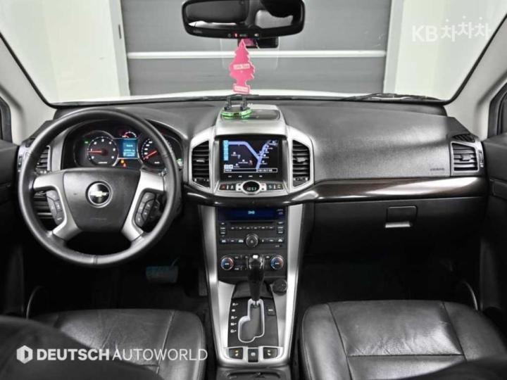 Chevrolet Captiva 4WD LT 8