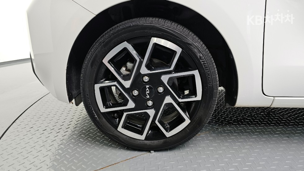 2023 - kia kia
