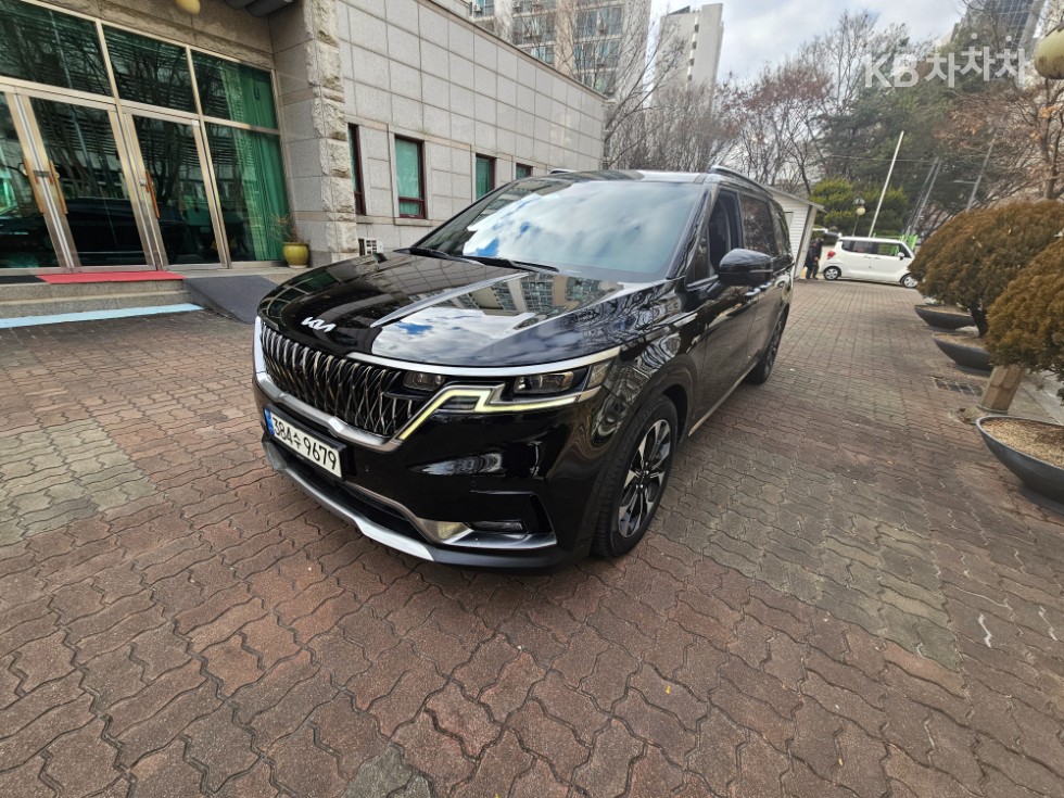 2022 - kia carnival