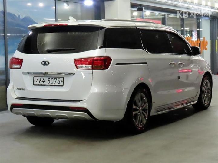 Kia Carnival 2.2 Diesel Noblesse 5