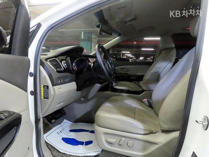 Kia Carnival 2.2 Diesel Noblesse 7