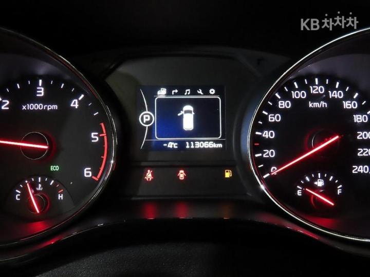 Kia Carnival 2.2 Diesel Noblesse 10