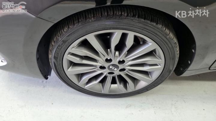 Kia K7 Premier 2.5 GDi Noblesse 7