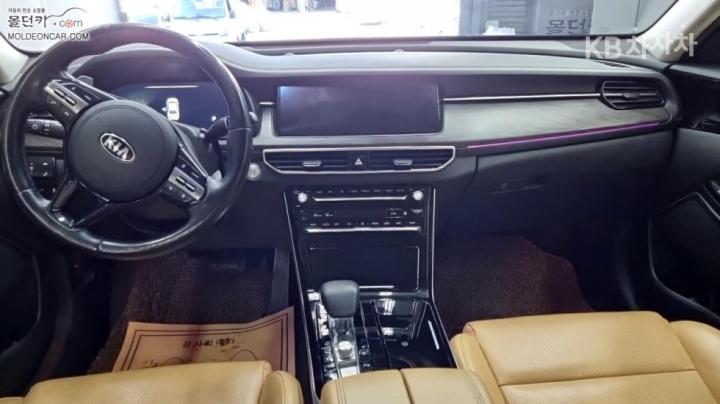 Kia K7 Premier 2.5 GDi Noblesse 8