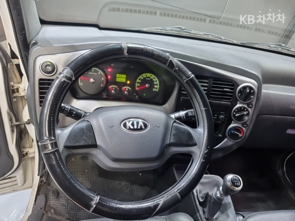 2014 - kia bongo iii