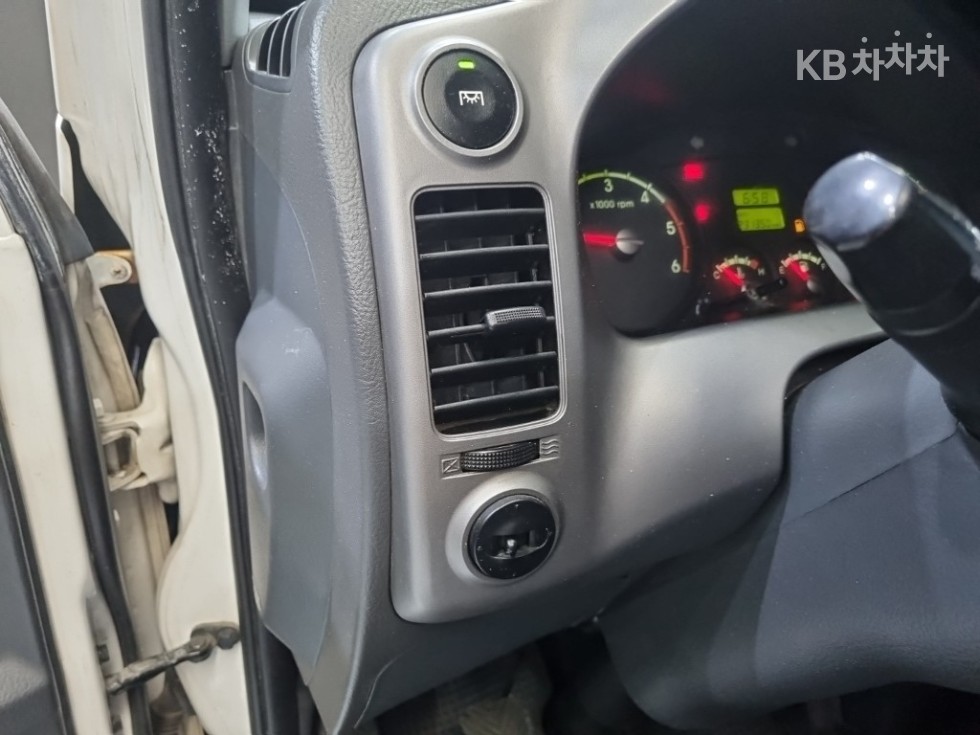 2014 - kia bongo iii