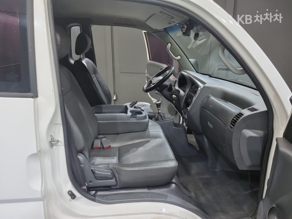 2014 - kia bongo iii
