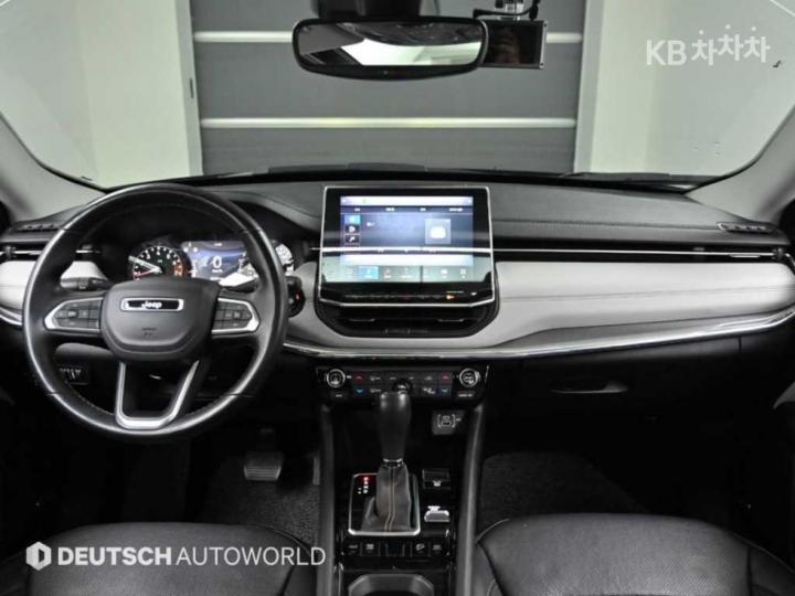 Jeep Compass 2.4 AWD Limited 8