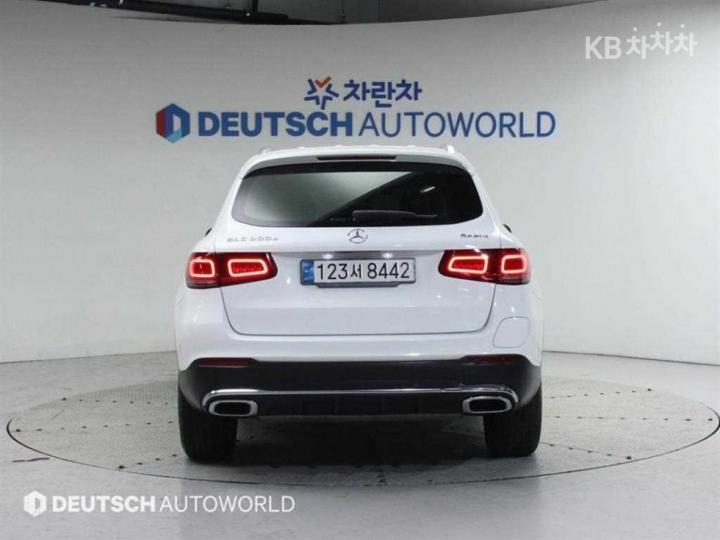 Mercedes-Benz GLC-Class X253 300e 4Matic 5