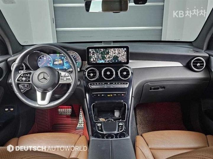 Mercedes-Benz GLC-Class X253 300e 4Matic 8