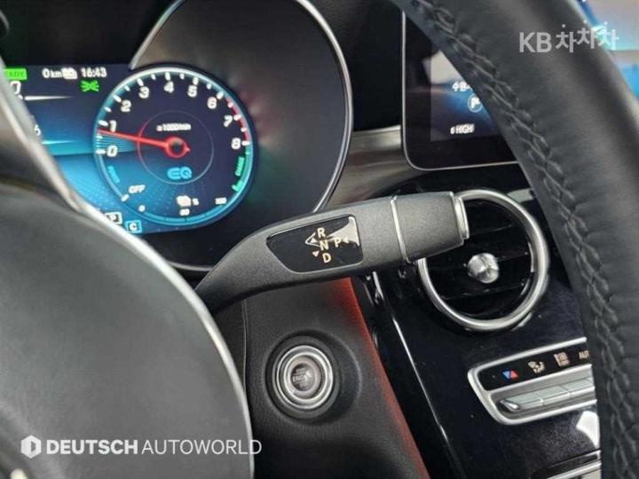 Mercedes-Benz GLC-Class X253 300e 4Matic 10