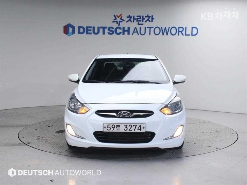 2013 - hyundai accent