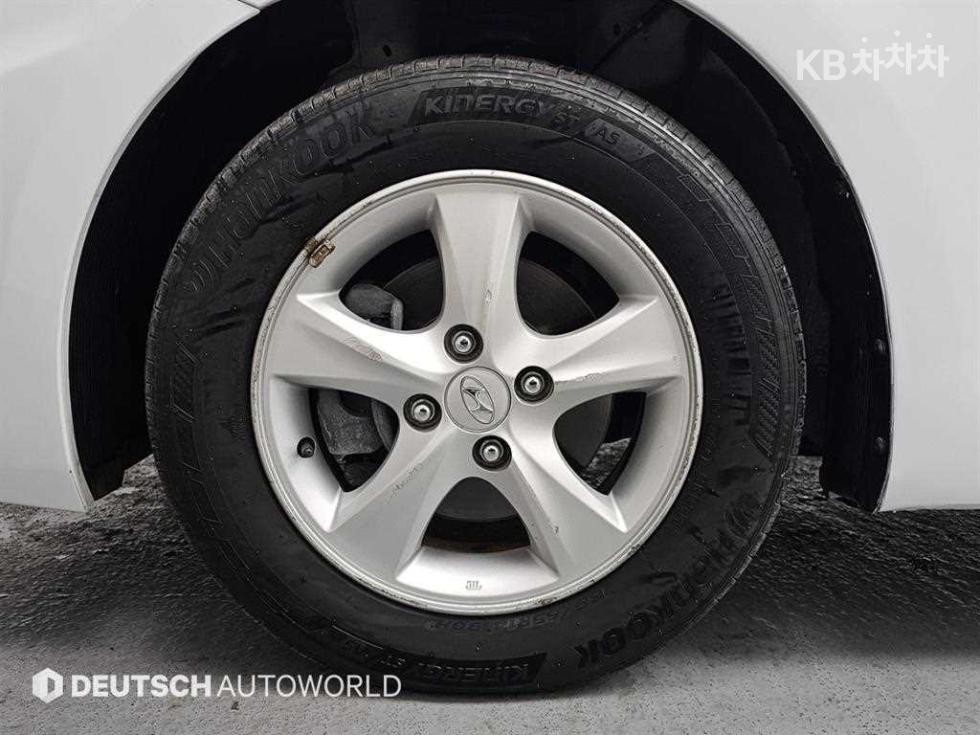 2013 - hyundai accent