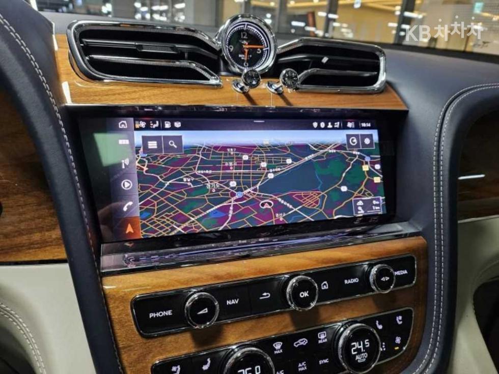 2021 - bentley bentayga
