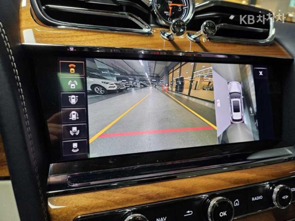2021 - bentley bentayga