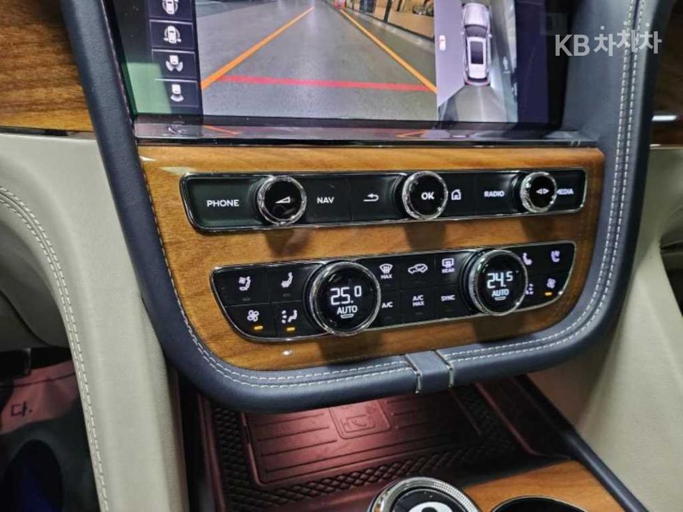 2021 - bentley bentayga