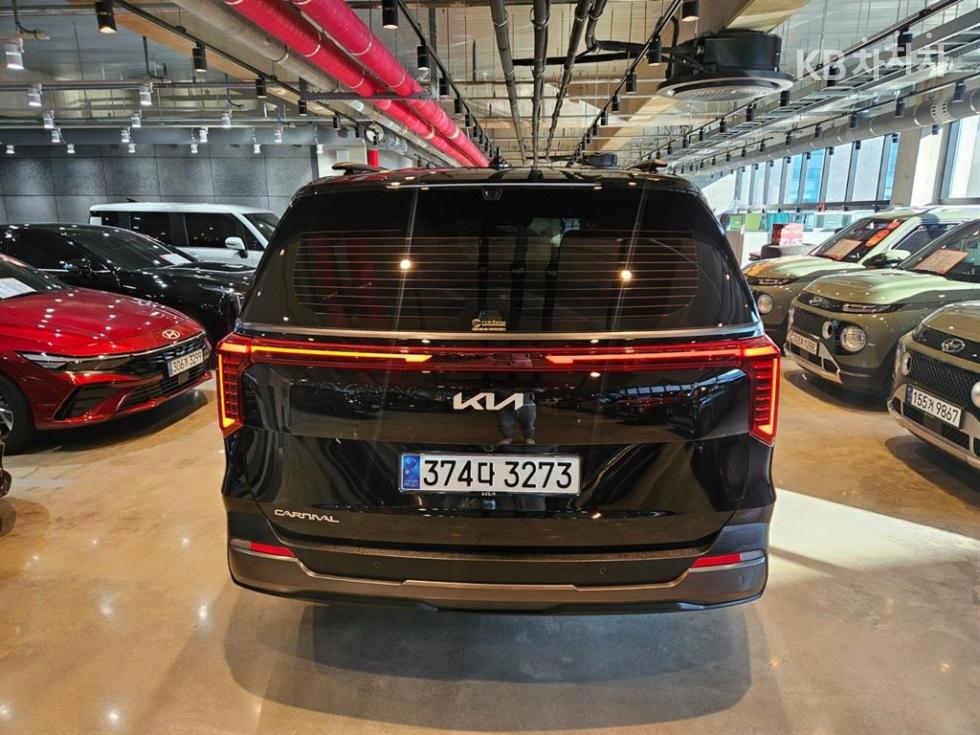 2025 - kia carnival