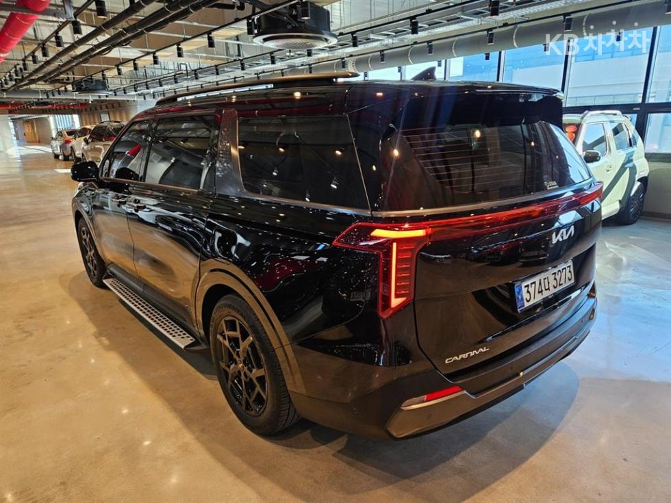 2025 - kia carnival