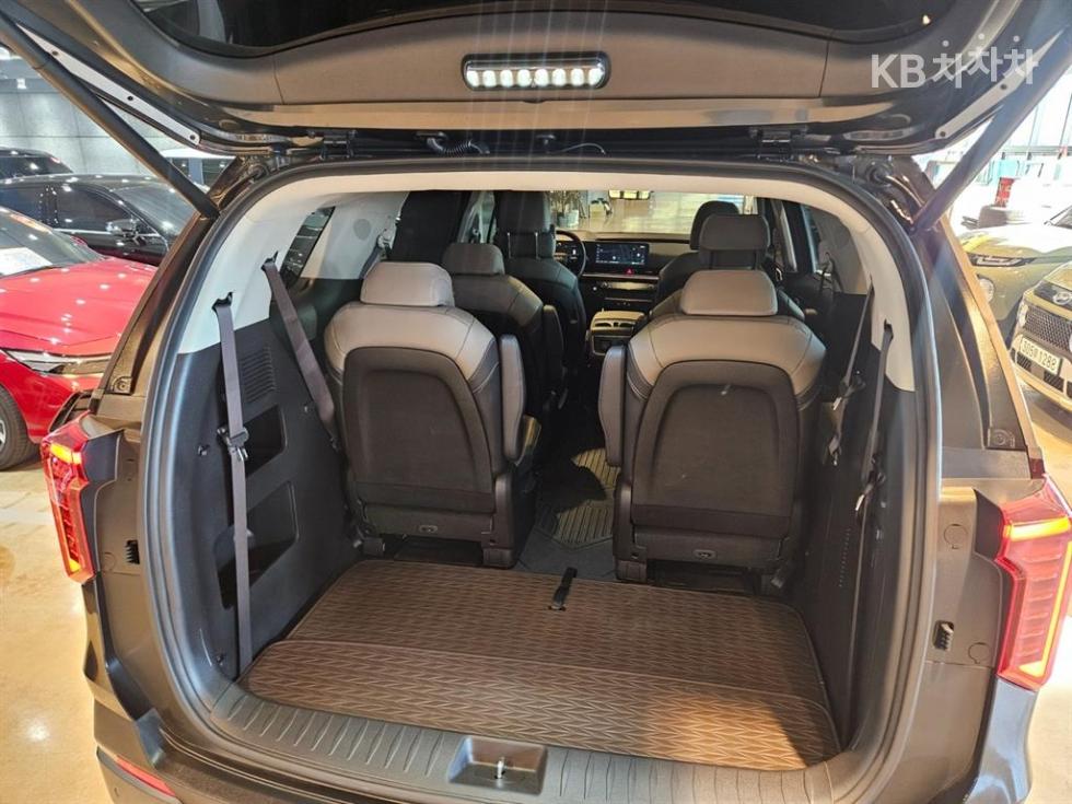2025 - kia carnival