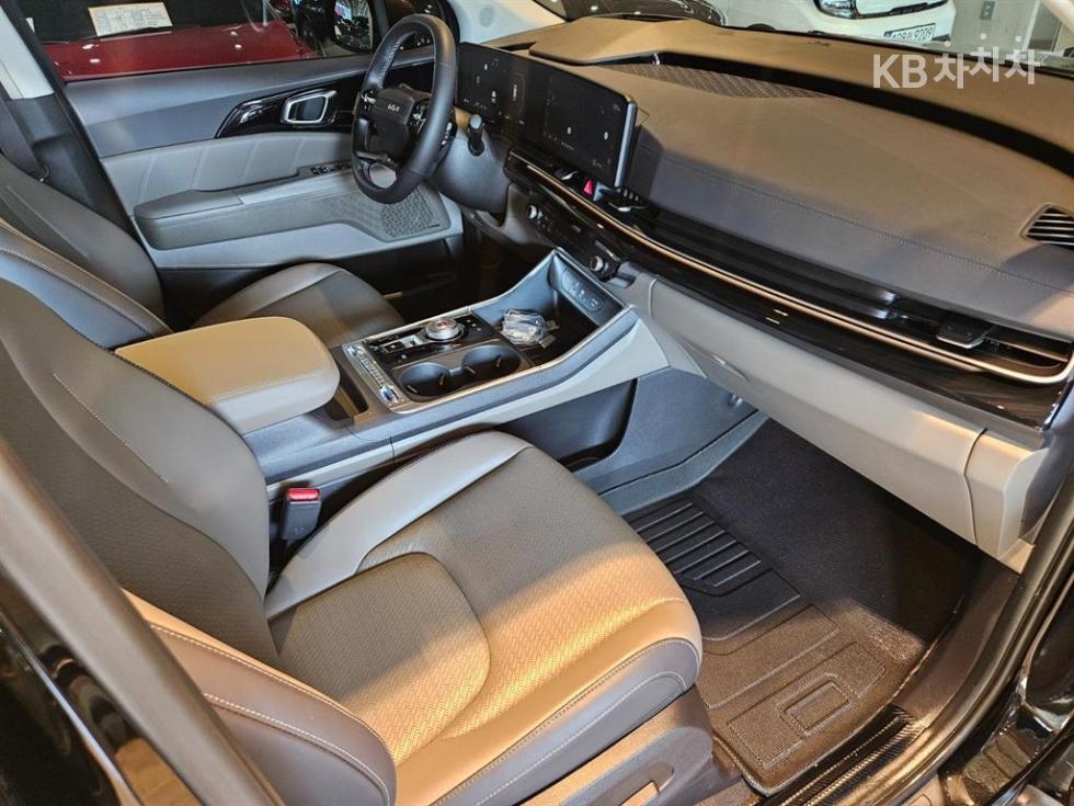 2025 - kia carnival