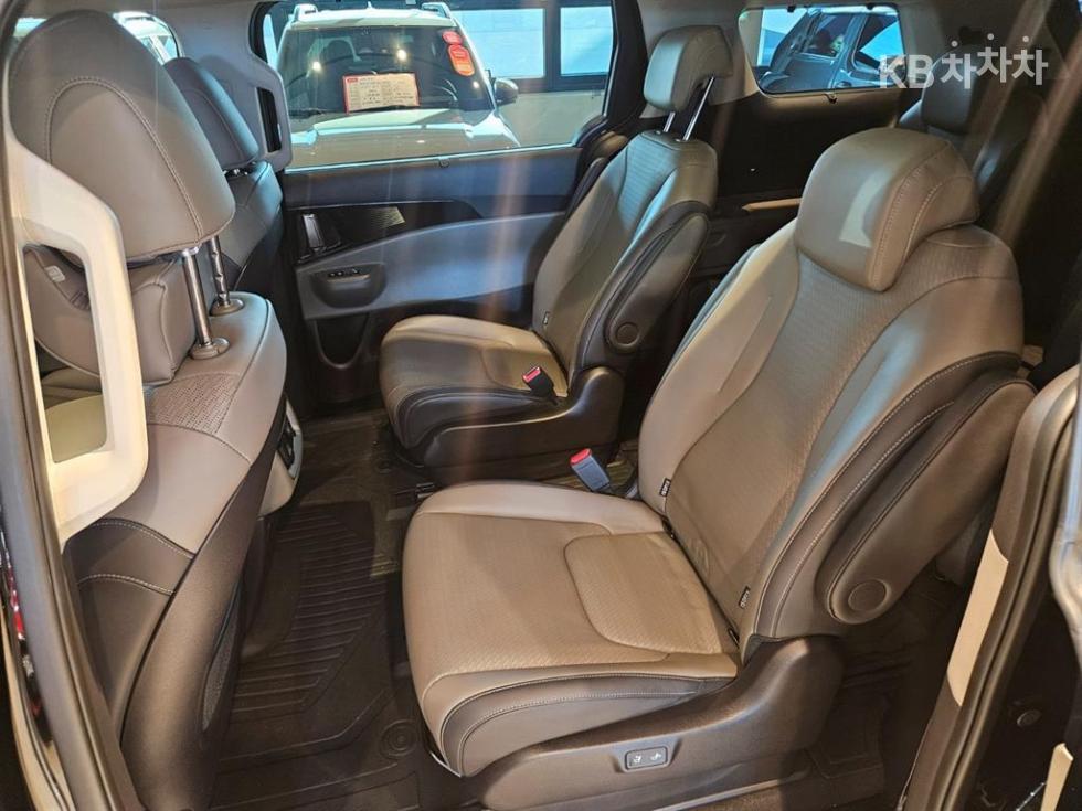 2025 - kia carnival