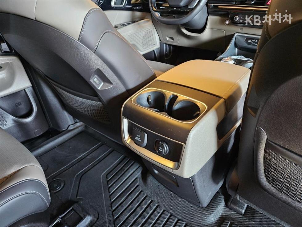 2025 - kia carnival