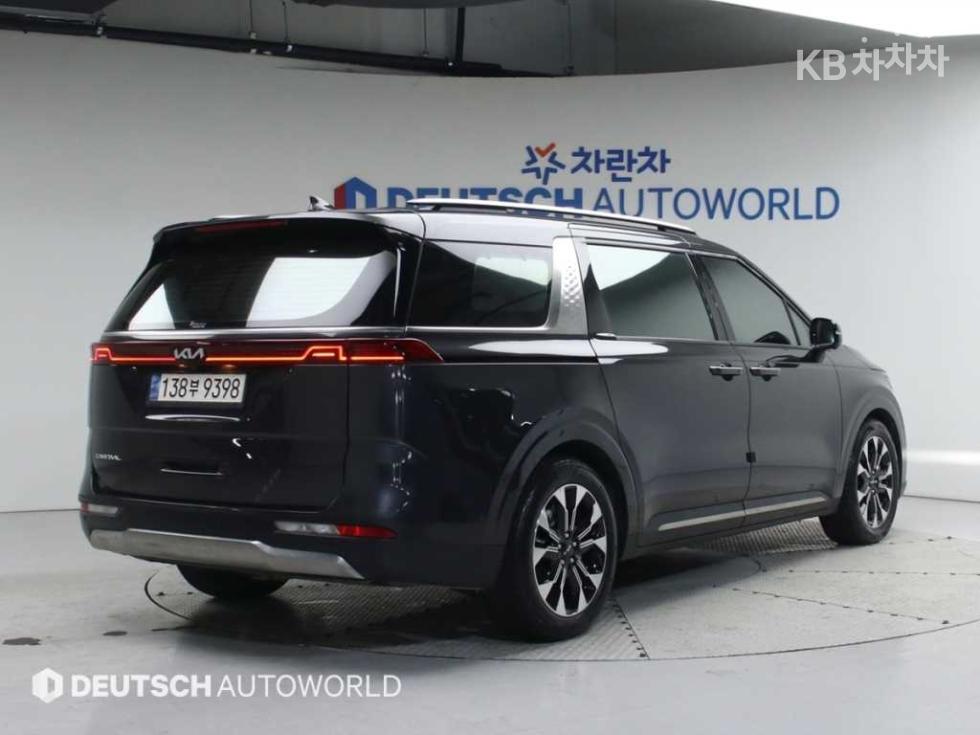 2023 - kia carnival