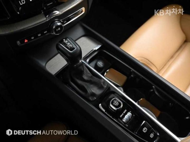 Volvo XC60 D5 2.4 Inscription 10