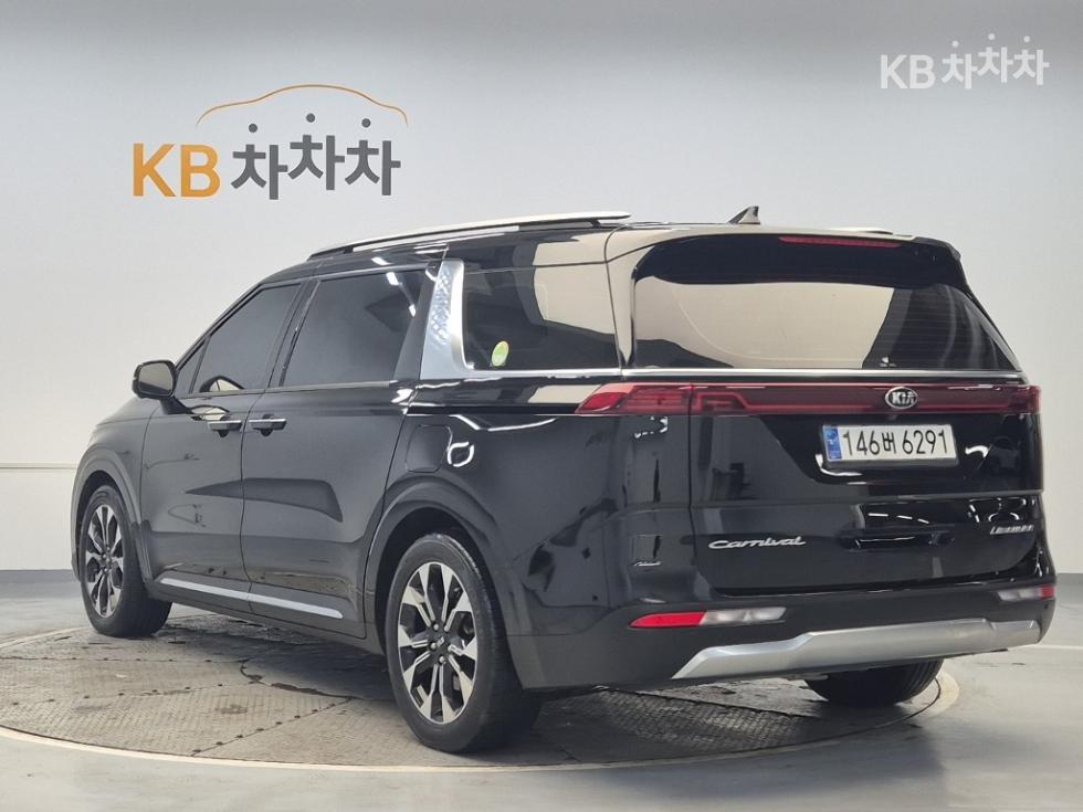 2021 - kia carnival