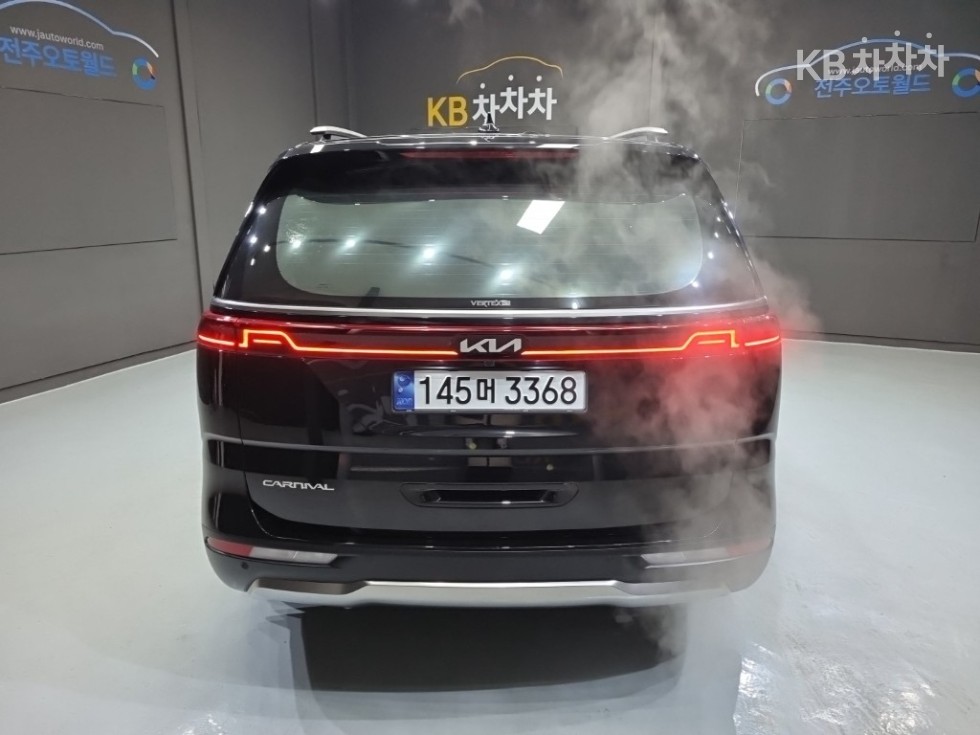 2023 - kia carnival