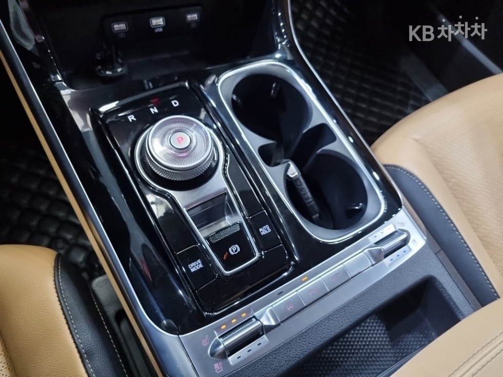 2023 - kia carnival